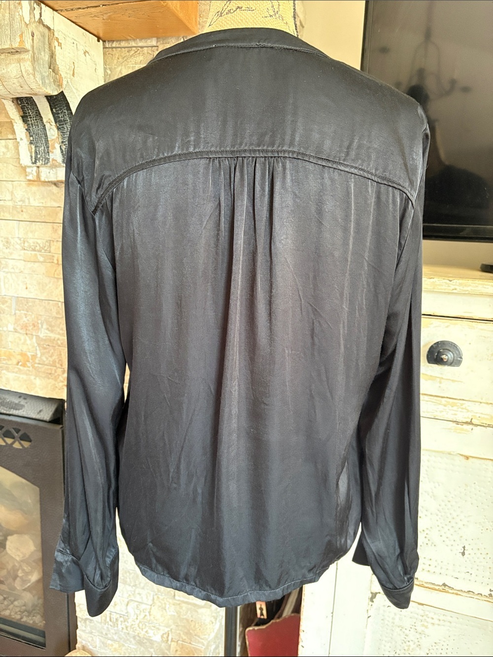 Nation LTE LA black v-neck long sleeve blouse viscose and rayon side slit - Picture 8 of 16